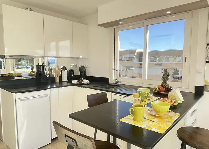 Apartment Beau 3 Pieces Vue A St Raphael - Piscine *