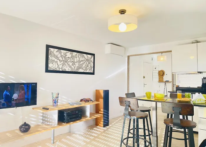 Beau 3 Pieces Vue A St Raphael - Piscine *